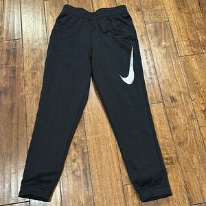 Boys Nike pants. Size youth large.
